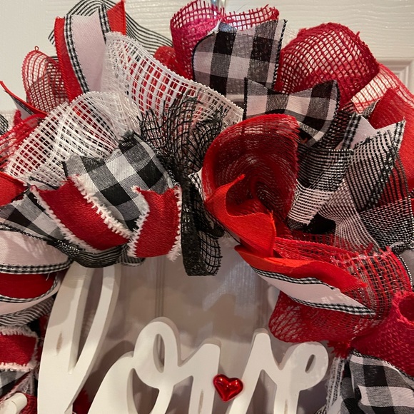 Valentine’s Day “LOVE” wreath - Valentine’s Day Decor. Valentines Day - Picture 3 of 7